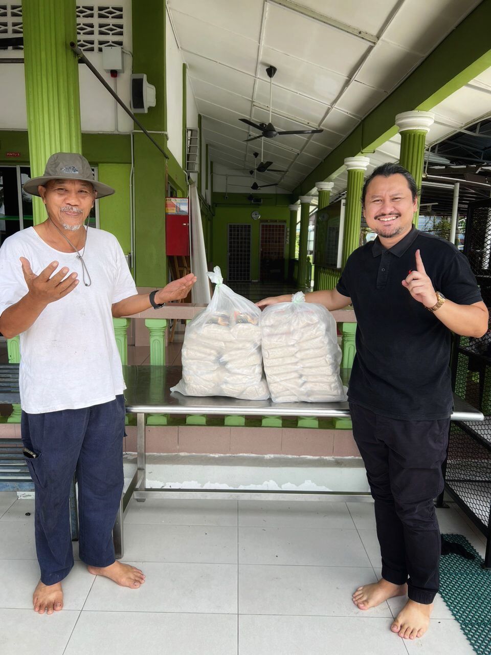 Wakaf Beras Sumbangan ke Surau An-Najahiyah Seksyen 19