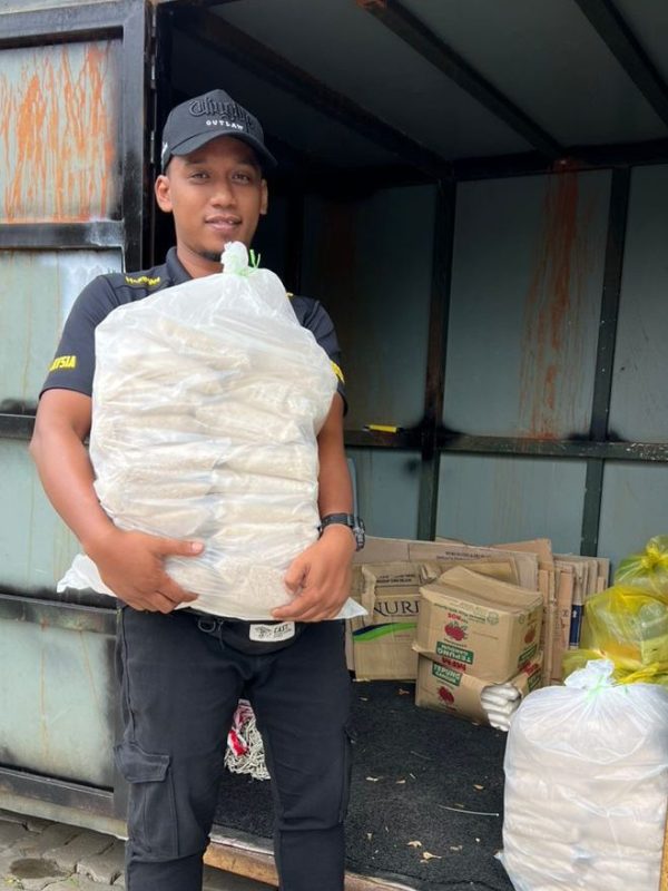 Agihan Beras YM dari Pihak Pengurusan Masjid Khalid Al-Walid MINDEF