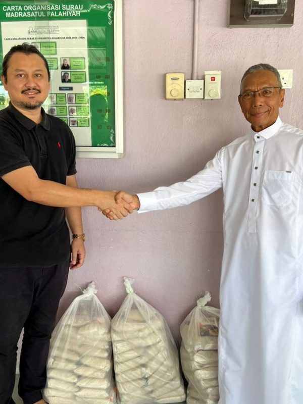 Sumbangan ke Surau Madrasah Falahiah, Kg Melayu Subang Tambahan