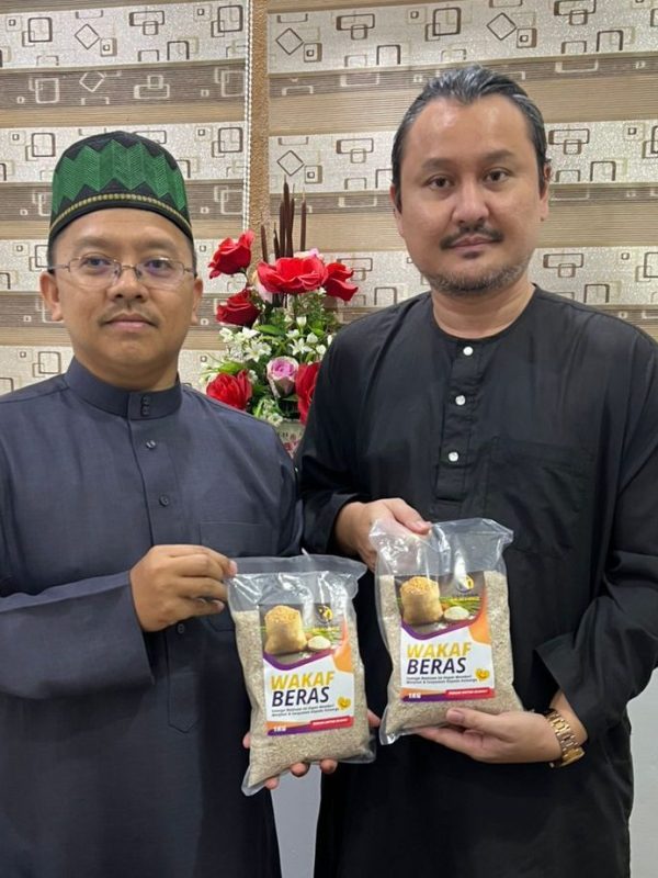 Program Wakaf Beras YM